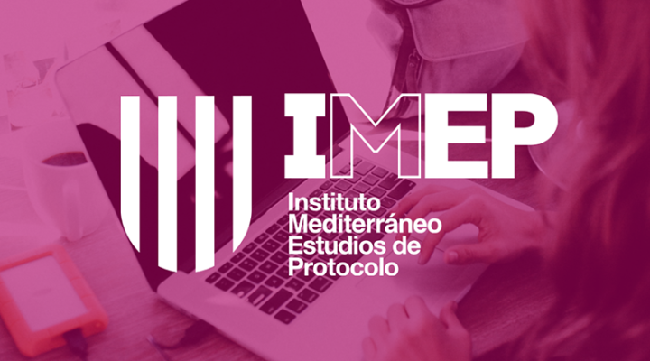 Grado a distancia con una metodología adaptada al estilo de vida